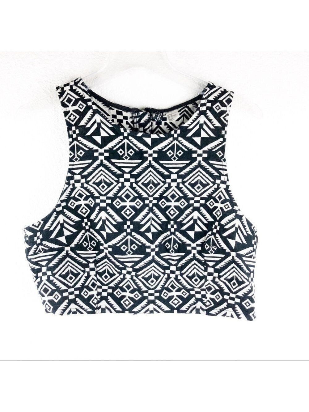 Women’s H&M Black & White Boho Crop Zip Up Top 14